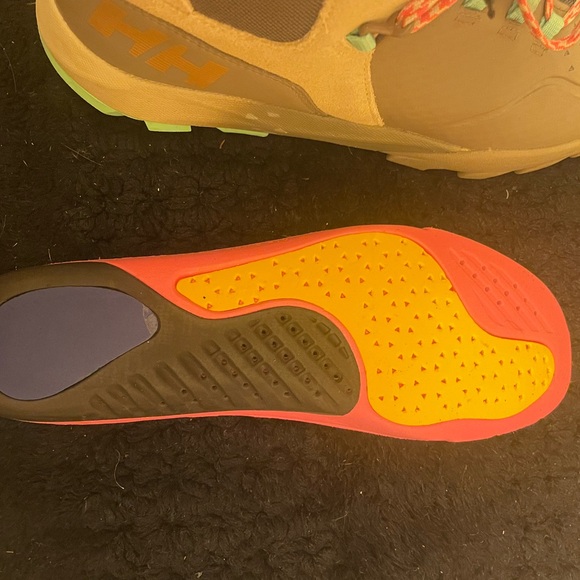 Helly Hansen waterproof hiking boot - Picture 7 of 8